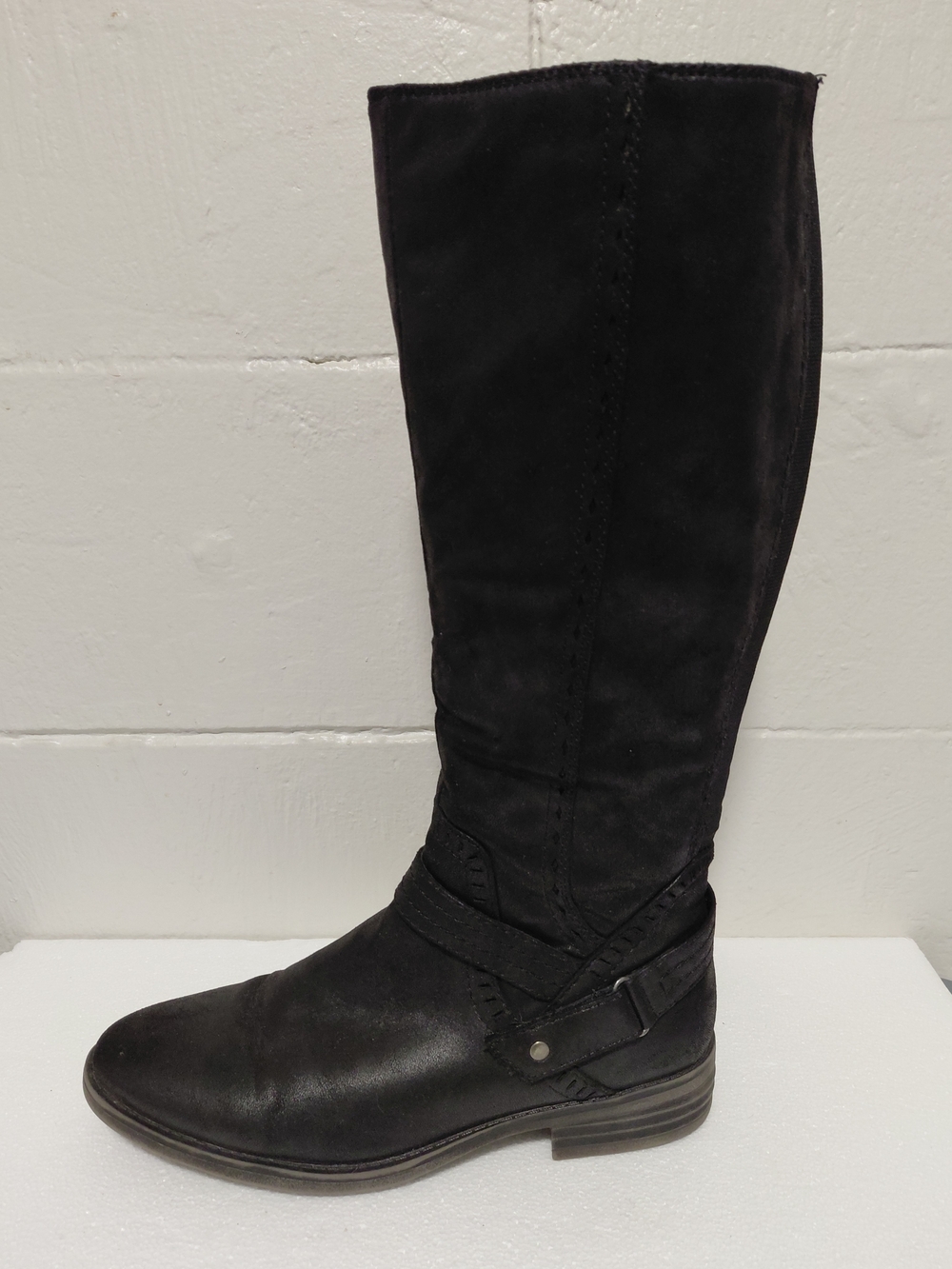 Black Knee-High Women's Riding Boots